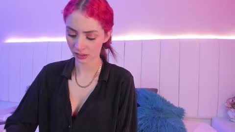 Snapshot of camillen_pettid chatting on November 13, 2025, 10:52 pm C A M I L L E N Help me get to the top online show from November 13, 2025, 10:52 pm