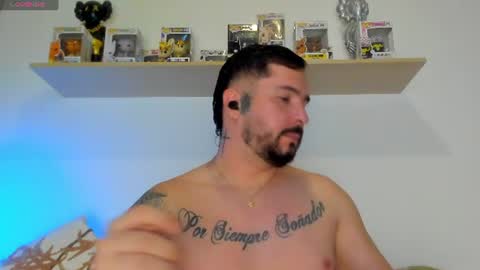 camilo_restrepo21 online show from August 2, 2026, 11:36 pm