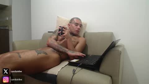 Snapshot of camiloinlive chatting on October 22, 2025, 2:56 am camiloinlive online show from October 22, 2025, 2:56 am