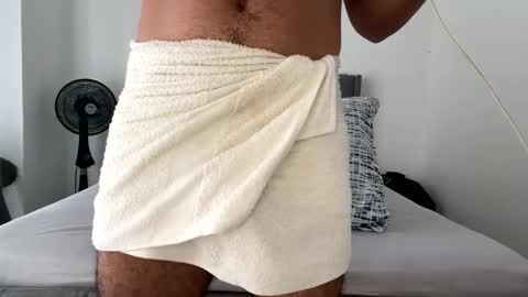 camilor_30 online show from April 6, 2026, 3:13 pm