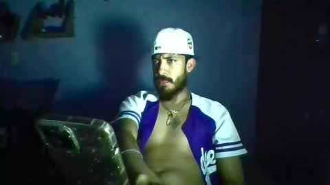 camisitas737 online show from December 2, 2025, 9:03 am