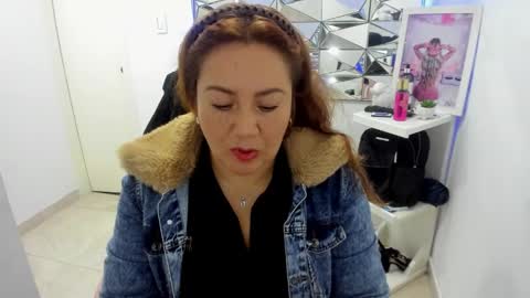 camixxx_m online show from February 12, 2026, 1:28 pm
