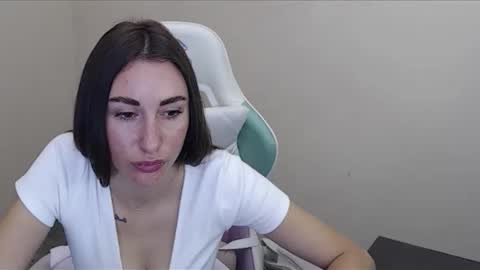 Snapshot of cammila_horn chatting on October 23, 2025, 6:02 am cammila horn online show from October 23, 2025, 6:02 am