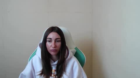 Snapshot of cammila_horn chatting on October 26, 2025, 5:52 pm cammila horn online show from October 26, 2025, 5:52 pm