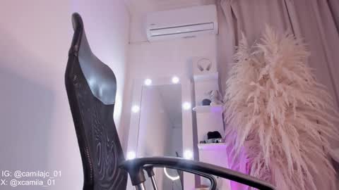 Snapshot of cammile_cole chatting on February 9, 2025, 12:28 am Laura Camila online show from February 9, 2025, 12:28 am