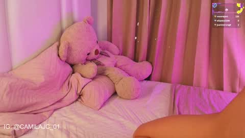 Snapshot of cammile_cole chatting on October 23, 2025, 5:23 pm Laura Camila online show from October 23, 2025, 5:23 pm