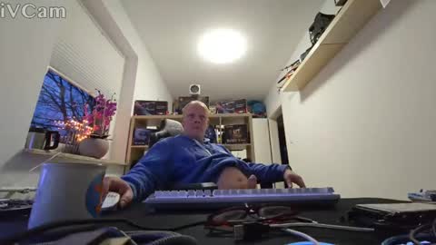 Snapshot of campdavid79 chatting on January 1, 2025, 3:03 pm campdavid79 online show from January 1, 2025, 3:03 pm