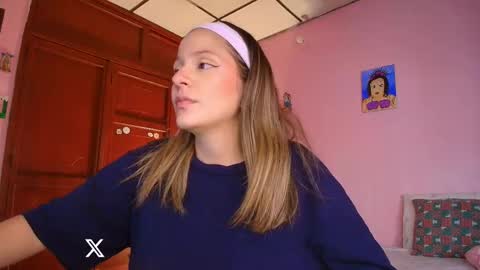 Snapshot of candase_ chatting on February 8, 2026, 11:52 pm Candase online show from February 8, 2026, 11:52 pm