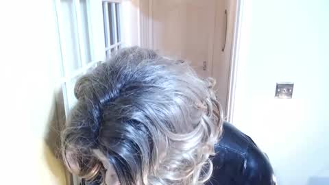 Snapshot of candi_smokes chatting on November 23, 2025, 3:23 pm candi smokes online show from November 23, 2025, 3:23 pm