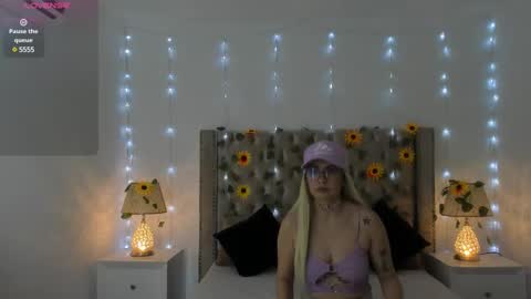 Snapshot of candiegilson__ chatting on March 6, 2025, 11:36 am Candie online show from March 6, 2025, 11:36 am