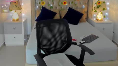 Snapshot of candiegilson__ chatting on March 7, 2025, 5:49 pm Candie online show from March 7, 2025, 5:49 pm