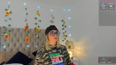 Snapshot of candiegilson__ chatting on October 5, 2025, 3:21 pm Candie online show from October 5, 2025, 3:21 pm