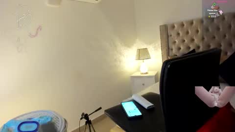 Snapshot of candiegilson__ chatting on October 30, 2025, 11:11 am Candie online show from October 30, 2025, 11:11 am