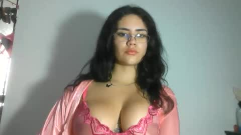 candisara online show from June 10, 2026, 6:07 pm