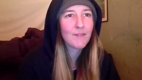 Candi online show from November 28, 2025, 12:41 pm