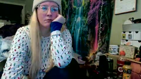 Candi online show from May 17, 2026, 6:04 pm