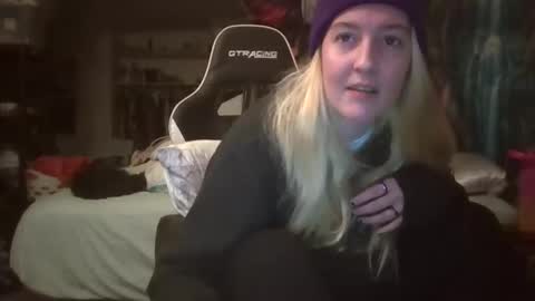 Candi online show from June 5, 2026, 6:52 am