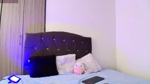 Snapshot of candy_blissx chatting on September 22, 2025, 11:45 am candy_blissx online show from September 22, 2025, 11:45 am