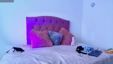 Snapshot of candy_blissx chatting on October 27, 2025, 7:18 pm candy_blissx online show from October 27, 2025, 7:18 pm