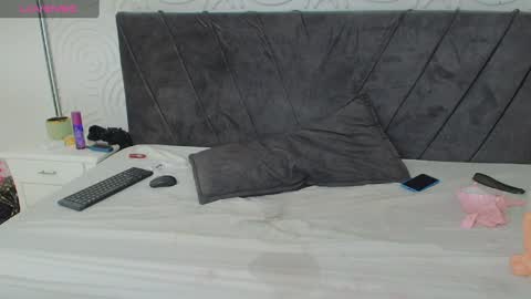 candy_bony online show from February 13, 2025, 1:19 am