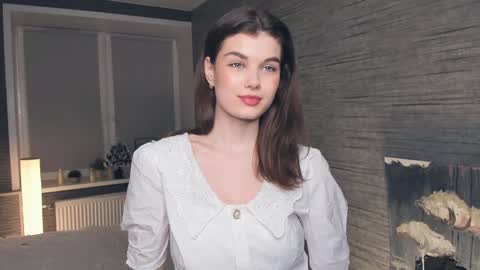 Flora online show from February 3, 2025, 7:10 pm