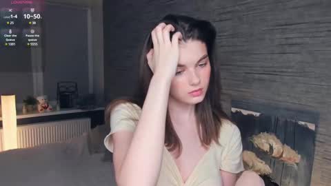 Snapshot of candy_flo chatting on March 9, 2025, 7:37 pm Flora online show from March 9, 2025, 7:37 pm