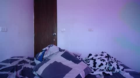 Snapshot of candy_grey28 chatting on October 18, 2025, 5:35 pm Candy Grey online show from October 18, 2025, 5:35 pm