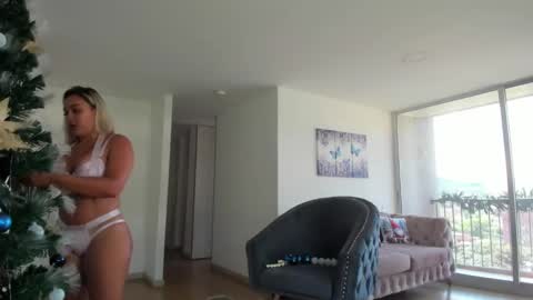 Snapshot of candy_sam28 chatting on January 23, 2025, 5:21 pm samantha online show from January 23, 2025, 5:21 pm