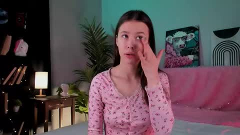 Sandy online show from September 20, 2025, 11:22 am