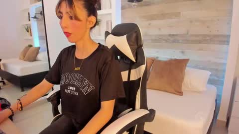 CANDY online show from December 22, 2025, 7:22 pm