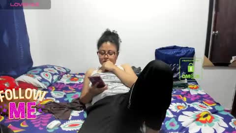 candy_val online show from April 22, 2026, 6:16 am