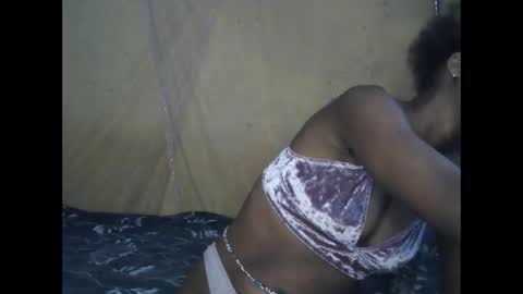 Snapshot of candybrown001 chatting on September 16, 2025, 9:43 am candybrown001 online show from September 16, 2025, 9:43 am