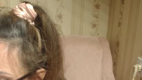 say meow and send tip  online show from November 16, 2025, 10:48 pm