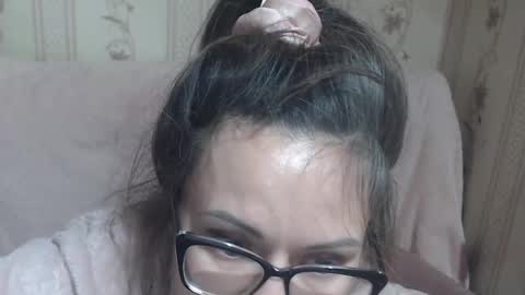 say meow and send tip  online show from February 8, 2026, 7:01 am