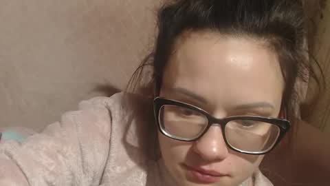 say meow and send tip  online show from February 20, 2026, 7:10 am