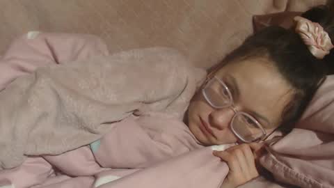 say meow and send tip  online show from March 3, 2026, 11:10 pm