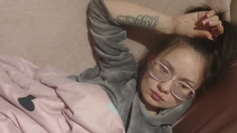 say meow and send tip  online show from March 21, 2026, 12:48 am