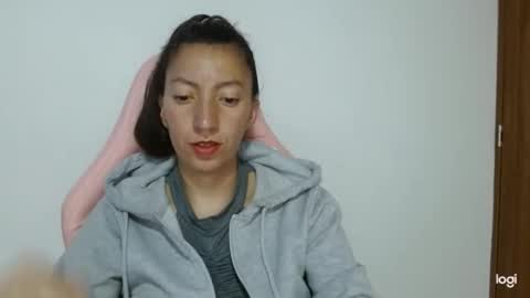 Snapshot of candymilfff chatting on November 1, 2025, 7:16 pm candymilfff online show from November 1, 2025, 7:16 pm