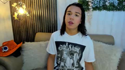 candypink12 online show from January 6, 2026, 1:04 pm