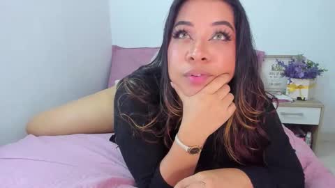 Snapshot of candyr0se_ chatting on February 3, 2026, 6:40 am candyr0se_ online show from February 3, 2026, 6:40 am