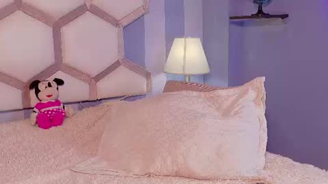 Snapshot of candyrisex chatting on July 11, 2026, 6:32 pm candyrisex online show from July 11, 2026, 6:32 pm