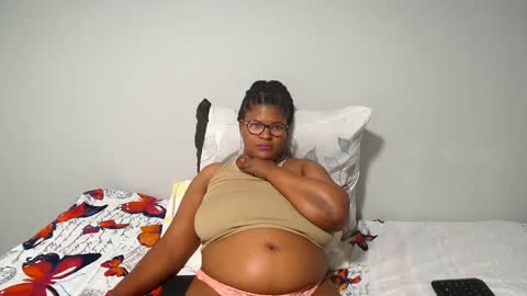 Snapshot of candyyumsaerolaxx chatting on June 2, 2026, 7:27 pm candyyumsaerolaxx online show from June 2, 2026, 7:27 pm
