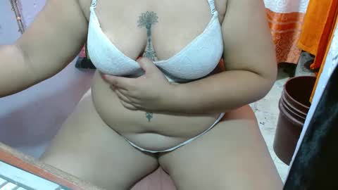 Snapshot of canelacollins chatting on September 14, 2025, 5:06 am CanelaCollins online show from September 14, 2025, 5:06 am