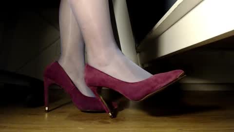 Miss Di online show from November 1, 2025, 8:33 pm