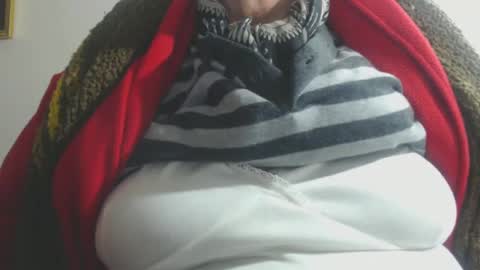 Snapshot of capitanfuturo44 chatting on February 16, 2025, 8:22 pm Cinzia ex regina online show from February 16, 2025, 8:22 pm