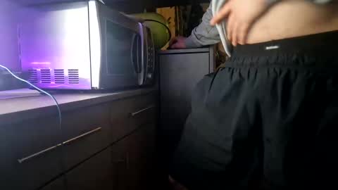 capoo24 online show from March 7, 2025, 4:24 am