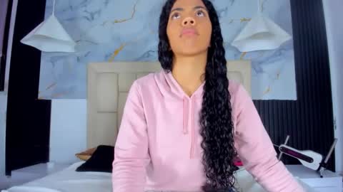 Snapshot of caraiosh_ chatting on February 4, 2026, 12:33 pm Cara online show from February 4, 2026, 12:33 pm