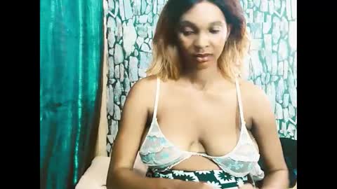 Snapshot of caramelminxxx1 chatting on February 3, 2026, 6:00 am caramelminxxx1 online show from February 3, 2026, 6:00 am