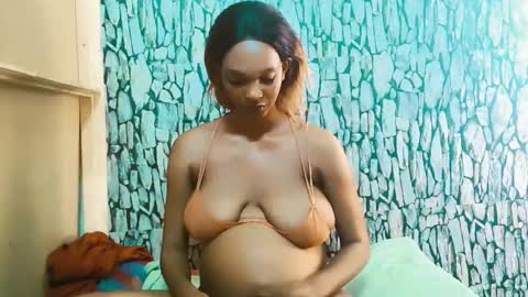 Snapshot of caramelminxxx1 chatting on February 10, 2026, 7:01 am caramelminxxx1 online show from February 10, 2026, 7:01 am