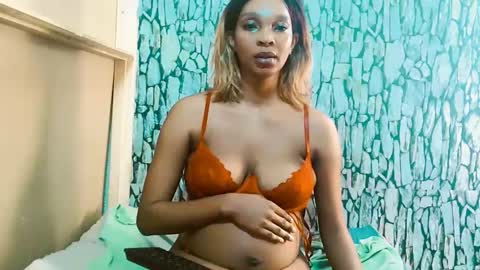 Snapshot of caramelminxxx1 chatting on February 18, 2026, 6:31 am caramelminxxx1 online show from February 18, 2026, 6:31 am